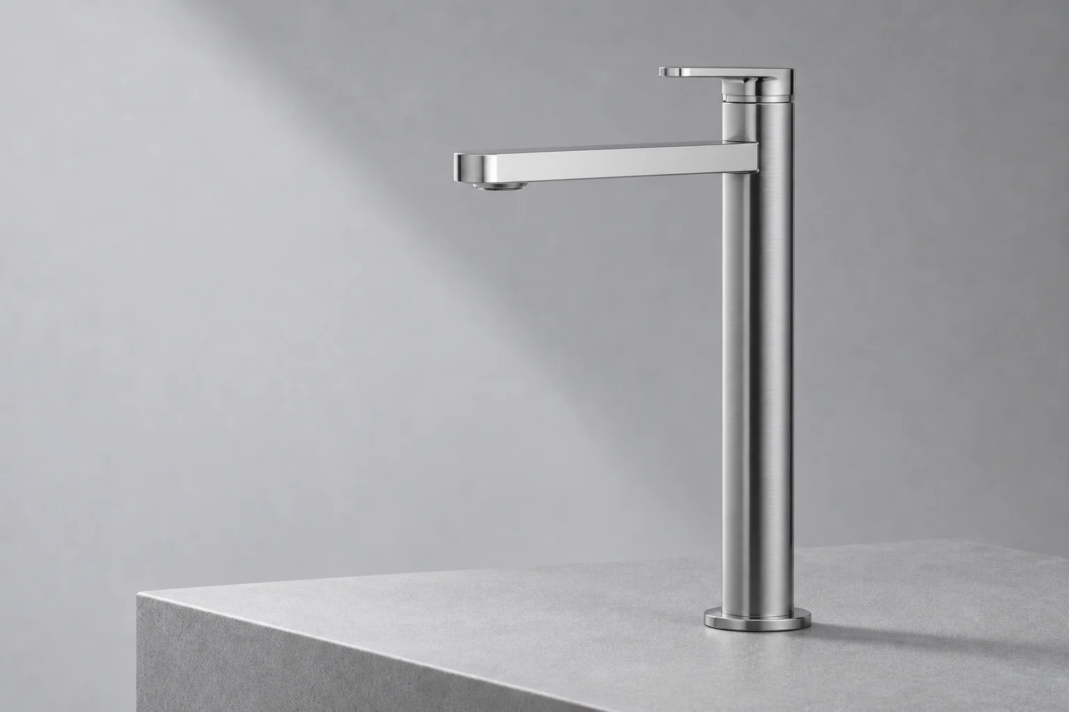冷灰背景中的澄境高身面盆龙头产品图 / Tall Basin Mixer by Zhengda.