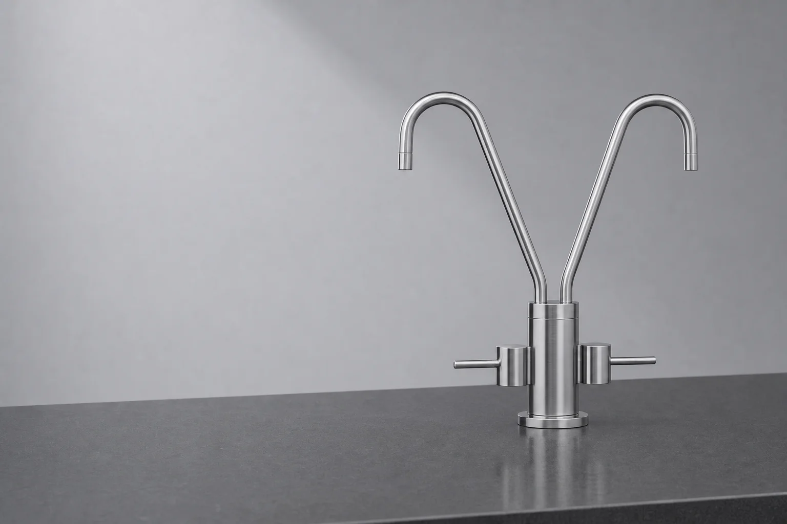 实验双口工作站用水龙头产品图 / Dual-outlet Workstation Faucet by Zhengda.